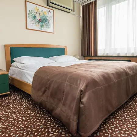 Hotel Yubileiny 3*